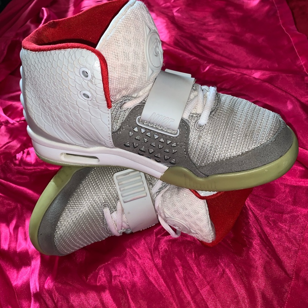 🔥🔥🔥🔥💯Nike Air Yeezy 2 Pure Platinum